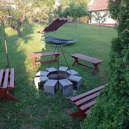Feriehus Liget Fruit Garden Family